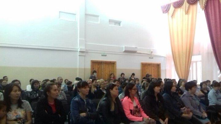  «Аналар үйі»  қызметкерімен кездесу