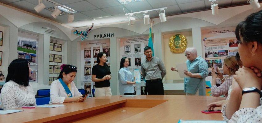 "Жас Ұлан" өзін - өзі басқару ұйымы аясында өткен "Үздік әлеуметтік жоба"               "Лучший социальный проект" в рамках школьного самоуправления "Жас Улан".